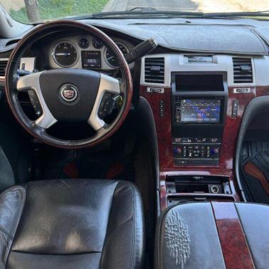 2010 Cadillac Escalade Luxury