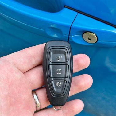 Nitrous Blue Quad-Coat 2017 Ford Focus RS Base