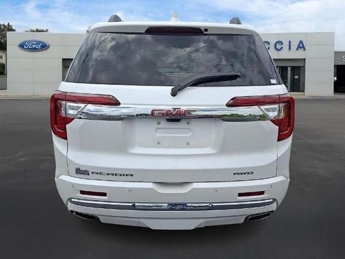 White Frost Tri-Coat 2022 GMC Acadia DENALI