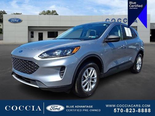 ICONIC SILVER 2022 Ford Escape SE