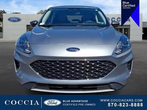 ICONIC SILVER 2022 Ford Escape SE