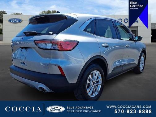 ICONIC SILVER 2022 Ford Escape SE