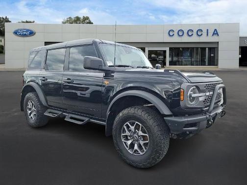 SHADOW BLACK 2023 Ford Bronco BADLANDS