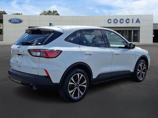 STAR WHITE METALLIC TRI-COA 2022 Ford Escape SE