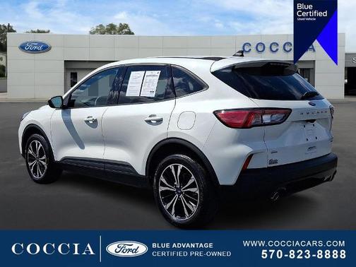 STAR WHITE METALLIC TRI-COA 2022 Ford Escape SE