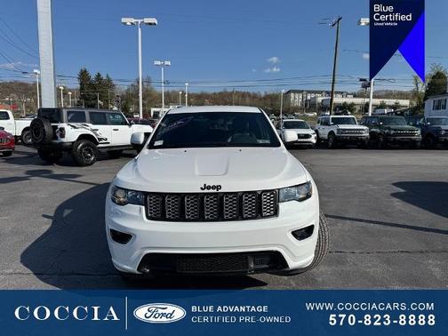 2022 Jeep Grand Cherokee LAREDO