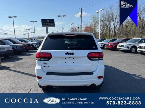 2022 Jeep Grand Cherokee LAREDO