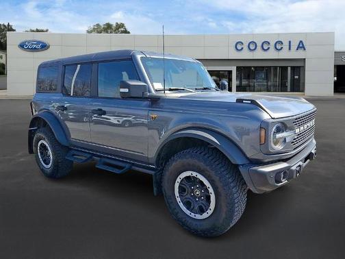 CARBONIZED GRAY METALLIC 2023 Ford Bronco BASE