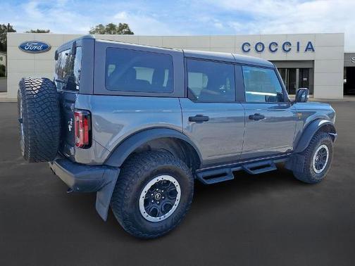 CARBONIZED GRAY METALLIC 2023 Ford Bronco BASE