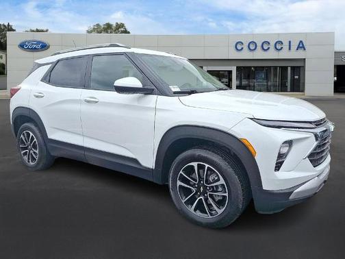 Summit White 2024 Chevrolet Trailblazer LT