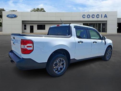 OXFORD WHITE 2023 Ford Maverick XLT