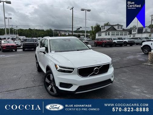 2020 Volvo XC40 T5 MOMENTUM
