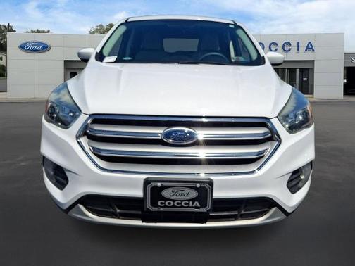 OXFORD WHITE 2017 Ford Escape SE