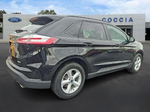 AGATE BLACK METALLIC 2020 Ford Edge SE