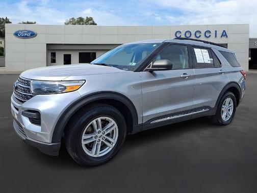 ICONIC SILVER METALLIC 2021 Ford Explorer XLT
