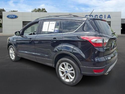 SHADOW BLACK 2018 Ford Escape SE