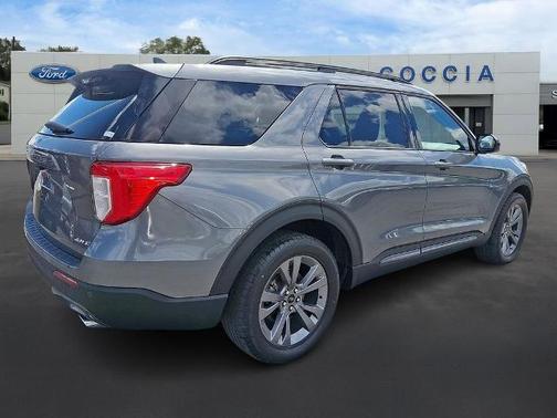 CARBONIZED GRAY METALLIC 2022 Ford Explorer XLT