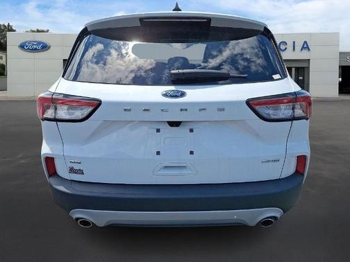 OXFORD WHITE 2022 Ford Escape SE