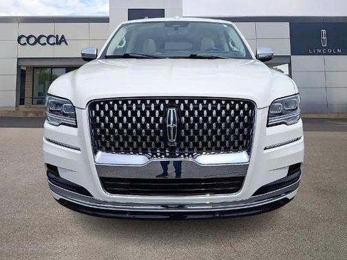 PRISTINE WHITE METALLIC 3C 2022 Lincoln Navigator BLACK LABEL