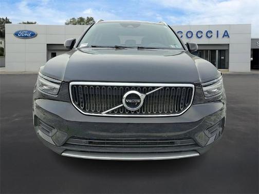 2020 Volvo XC40 T5 MOMENTUM