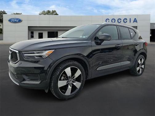 2020 Volvo XC40 T5 MOMENTUM