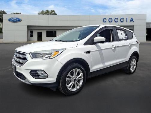 OXFORD WHITE 2017 Ford Escape SE