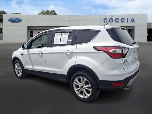 OXFORD WHITE 2017 Ford Escape SE