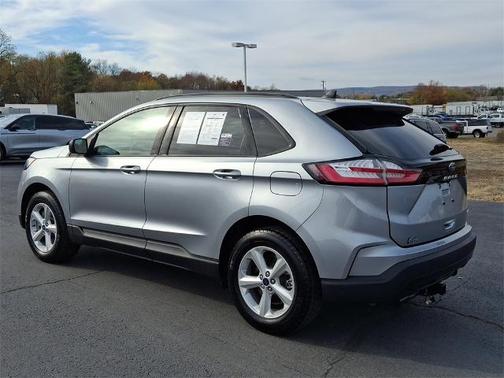 2022 Ford Edge SE