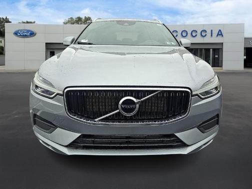 Electric Silver Metallic 2018 Volvo XC60 T5 MOMENTUM