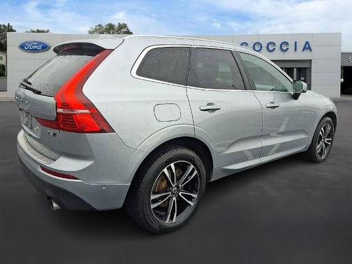 Electric Silver Metallic 2018 Volvo XC60 T5 MOMENTUM