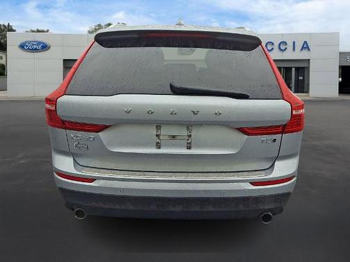 Electric Silver Metallic 2018 Volvo XC60 T5 MOMENTUM