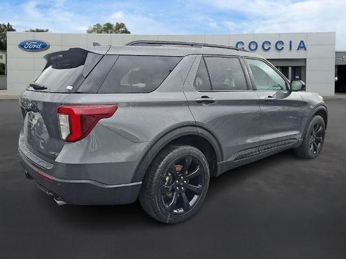 CARBONIZED GRAY METALLIC 2023 Ford Explorer ST-LINE
