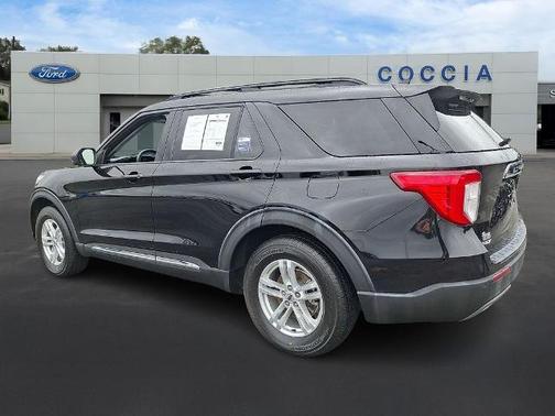 AGATE BLACK METALLIC 2023 Ford Explorer XLT