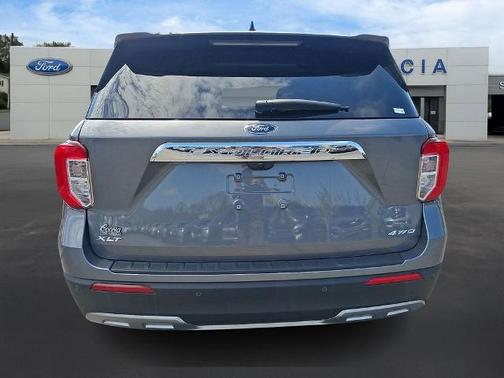 CARBONIZED GRAY METALLIC 2023 Ford Explorer XLT