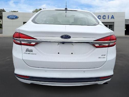 OXFORD WHITE 2018 Ford Fusion SE