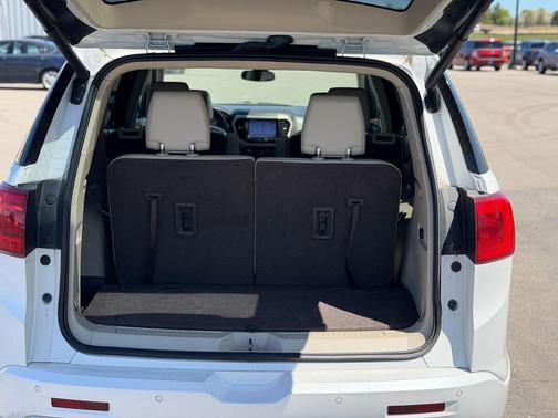 White Frost Tricoat 2018 GMC Acadia Denali