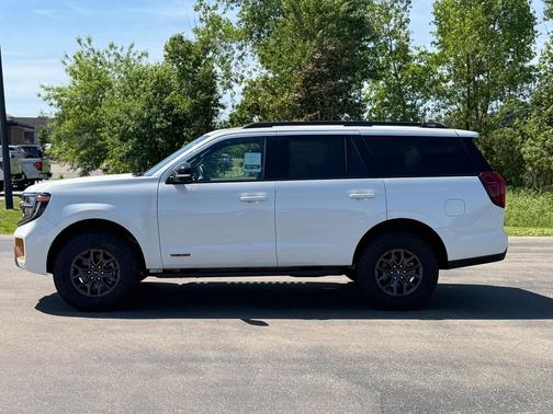 Star White MET 2026 Ford Expedition Tremor