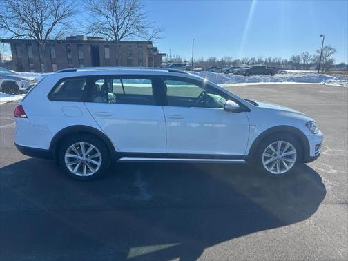 2017 Volkswagen Golf Alltrack TSI SE