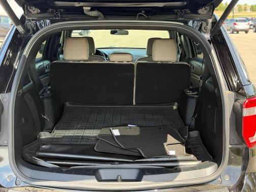 Agate Black Metallic 2019 Ford Explorer XLT
