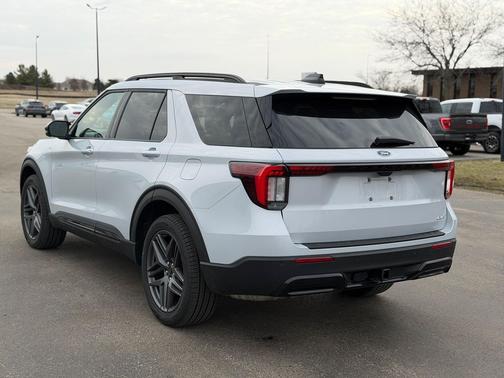 Space White Metallic 2026 Ford Explorer ST-Line