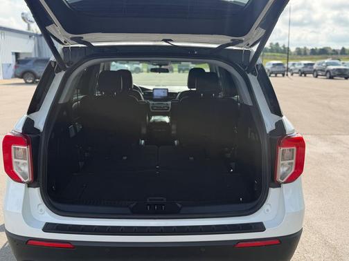 Star White Metallic Tri-Coat 2021 Ford Explorer XLT