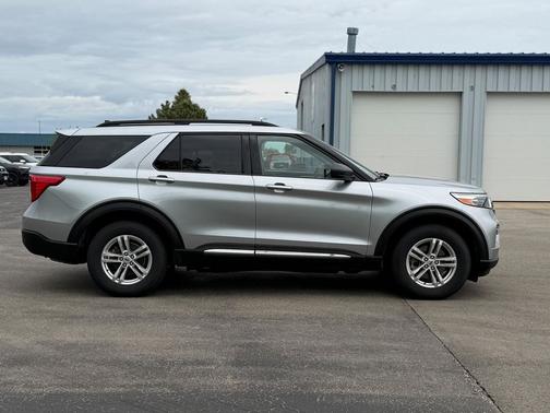 Silver 2022 Ford Explorer XLT