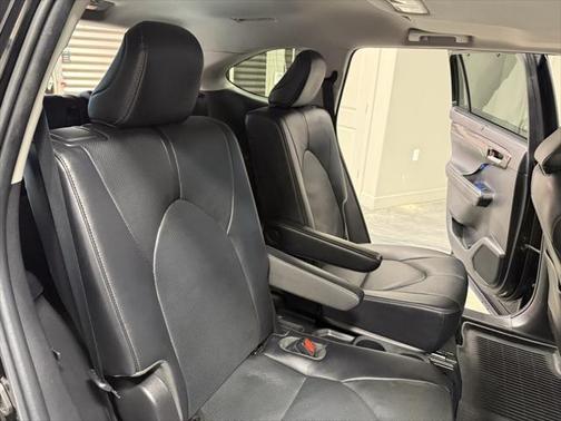2022 Toyota Highlander Limited