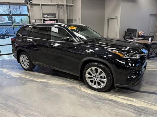 2022 Toyota Highlander Limited