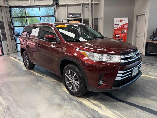 Ooh La La Rouge Mica 2018 Toyota Highlander XLE