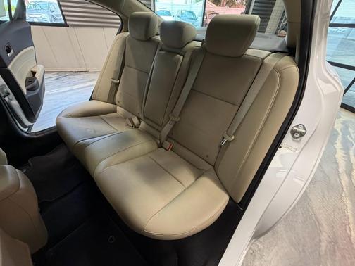 Bellanova White Pearl 2017 Acura ILX 2.4L