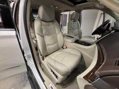 2017 Cadillac Escalade Luxury
