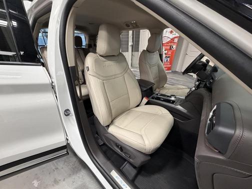 2023 Ford Explorer Platinum