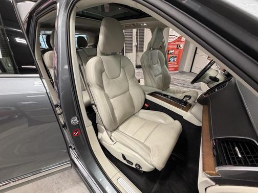 2017 Volvo XC90 T6 Inscription