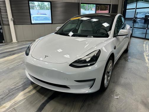 Pearl White Multi-Coat 2021 Tesla Model 3 Long Range